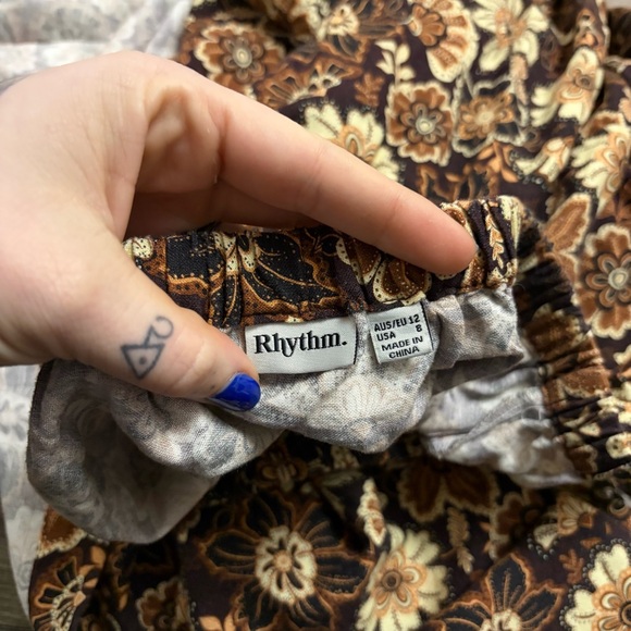 90s Vintage Rhythm Floral Paisley Maxi Skirt w Split Hem (Brown/Tan) Size 8 - Picture 6 of 6